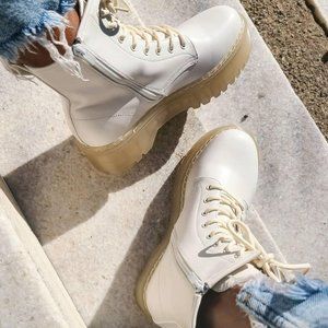 Steve Madden Bettyy white Boot (white)